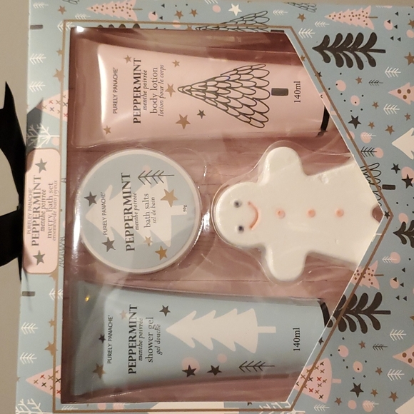 Purely Panache Peppermint Merry Bath Set - Picture 3 of 4